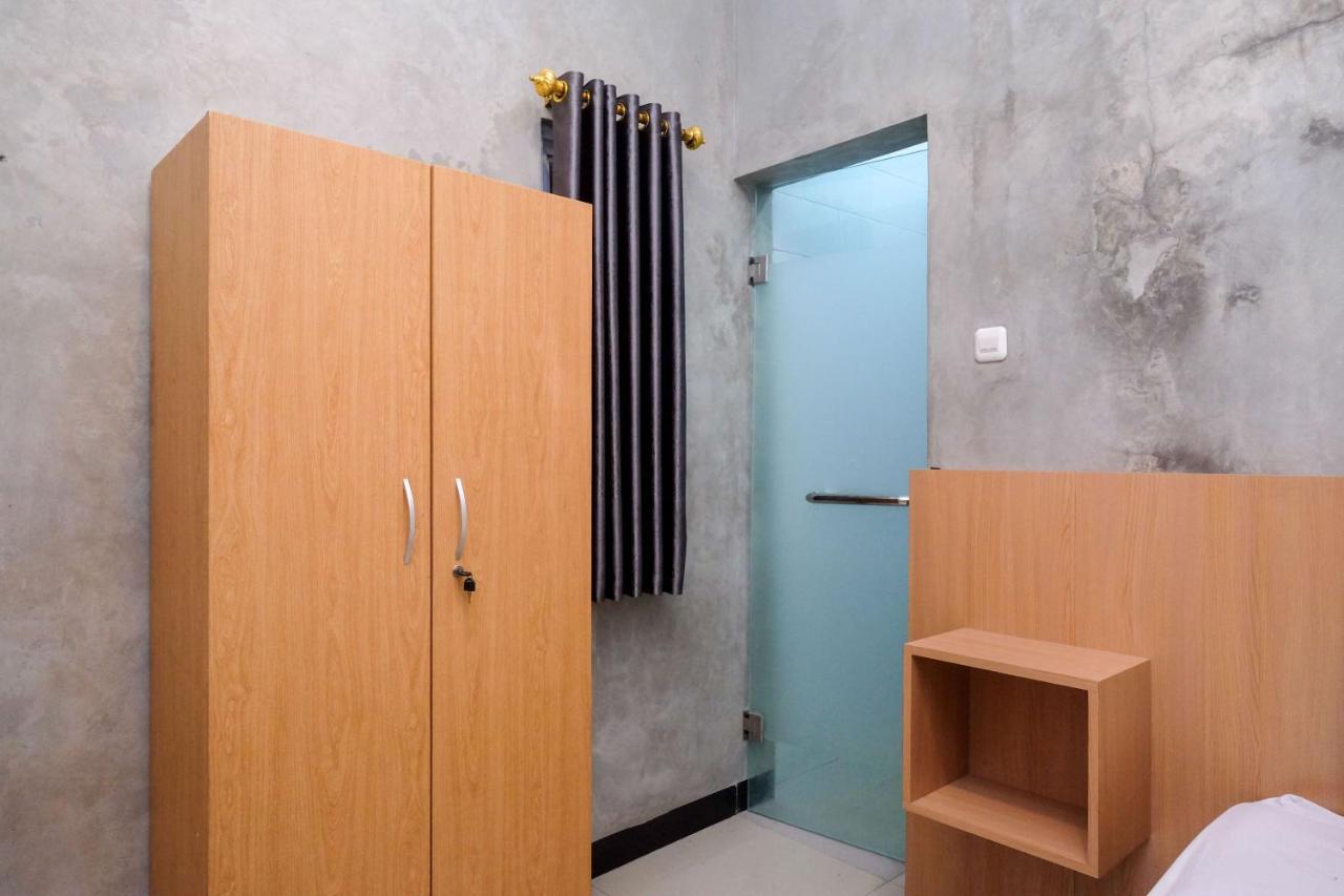 Urbanview Syariah Artamara By Reddoorz Hotel Tegal (Central Java)