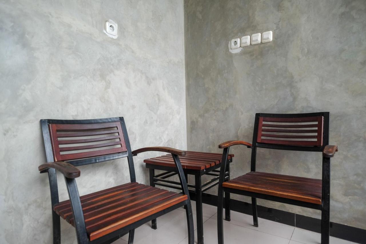 Urbanview Syariah Artamara By Reddoorz Tegal (Central Java)