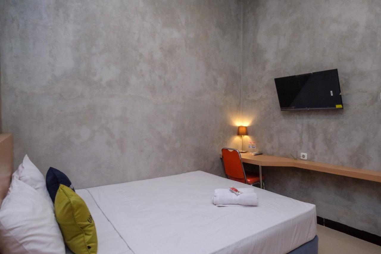 Urbanview Syariah Artamara By Reddoorz Hotel Tegal (Central Java)